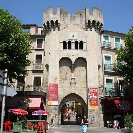 Maison Provencale Avec Piscine * מנוסק