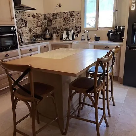 Maison Provencale Avec Piscine Сasa de vacaciones Manosque